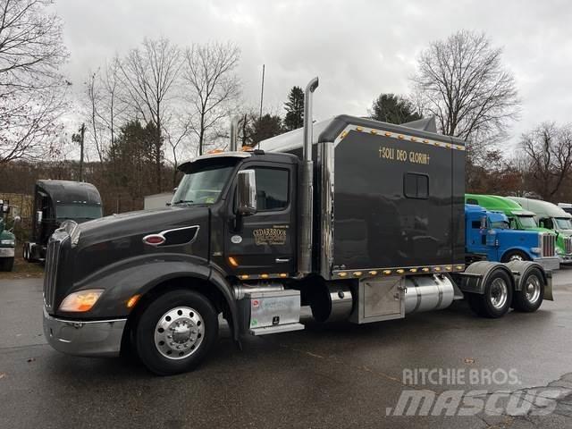 Peterbilt 579 Tractor Units