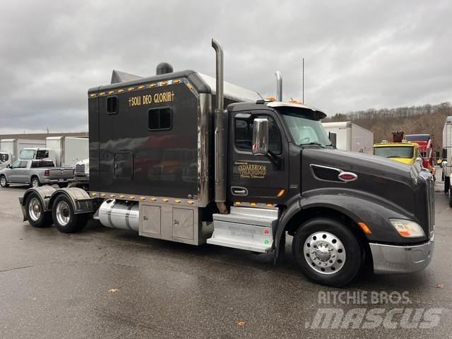Peterbilt 579 Tractor Units