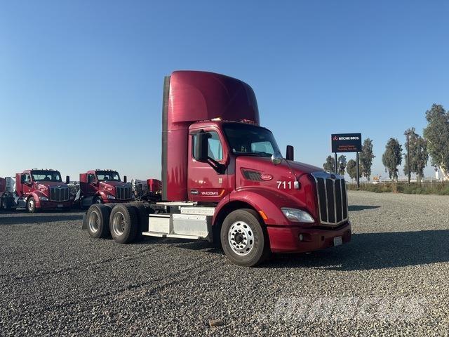 Peterbilt 579 Tractor Units