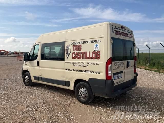 Peugeot Boxer Box body trucks