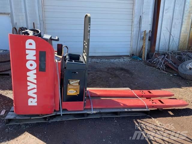 Raymond 19 Hand pallet truck