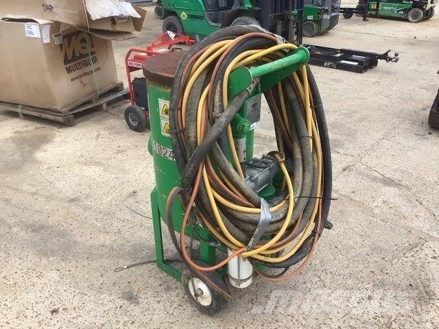 Schmidt 3.5CF Construction - Others