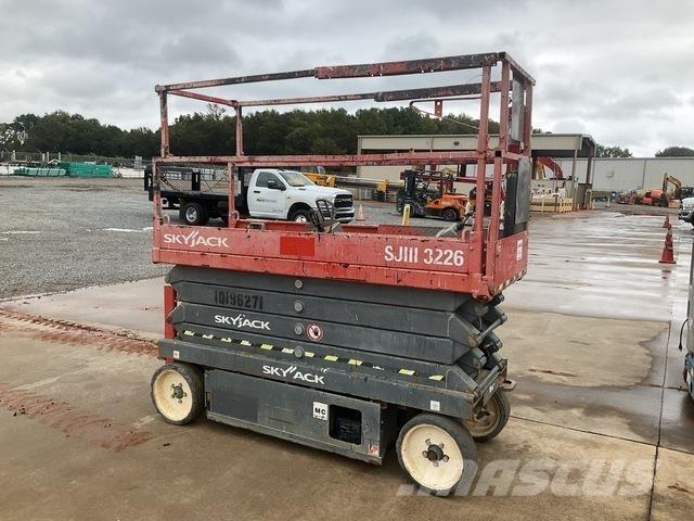 SkyJack 3226 Scissor lifts