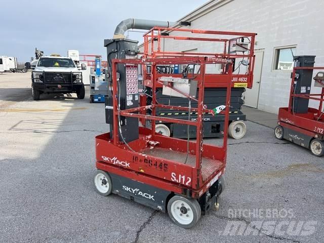 SkyJack SJ12 Vertical mast lifts