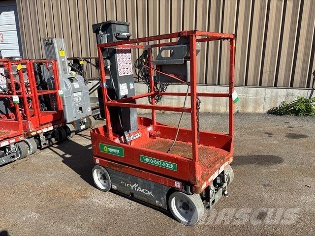 SkyJack SJ12 Vertical mast lifts