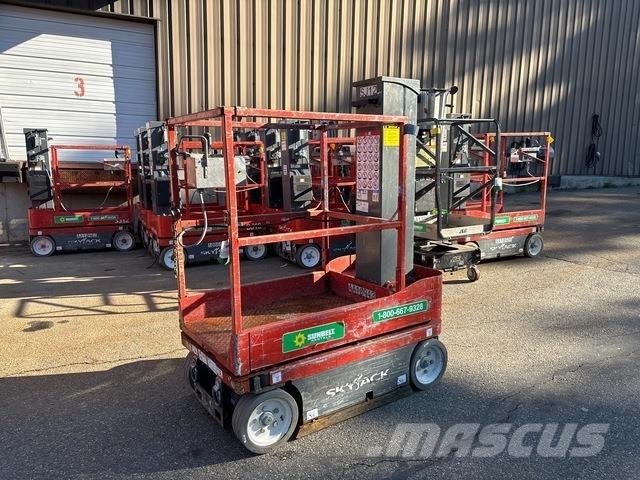 SkyJack SJ12 Vertical mast lifts