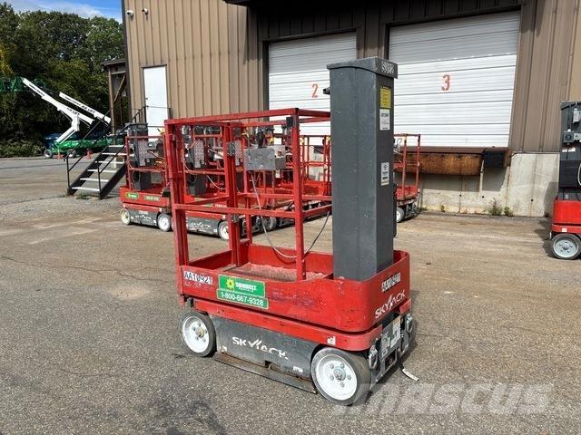 SkyJack SJ12 Vertical mast lifts