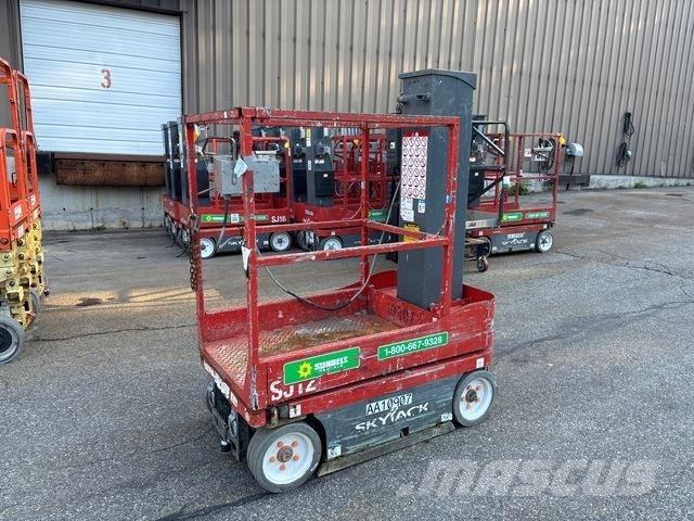 SkyJack SJ12 Vertical mast lifts