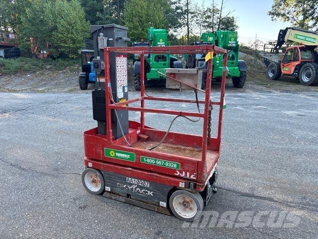 SkyJack SJ12 Vertical mast lifts
