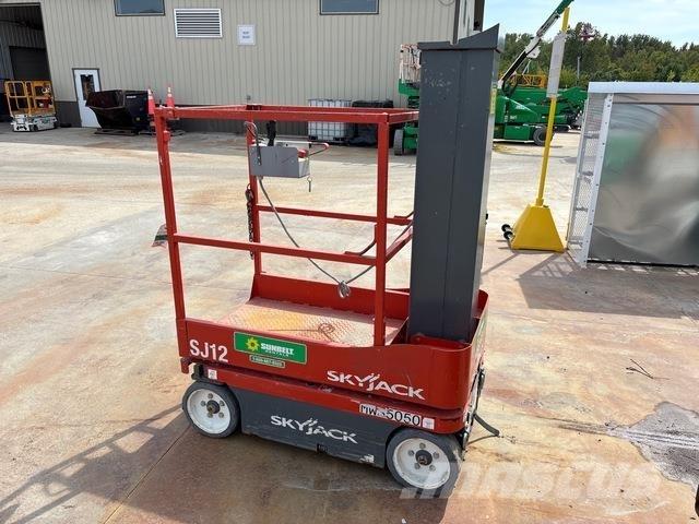 SkyJack SJ12 Vertical mast lifts