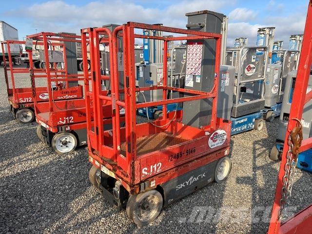 SkyJack SJ12 Vertical mast lifts