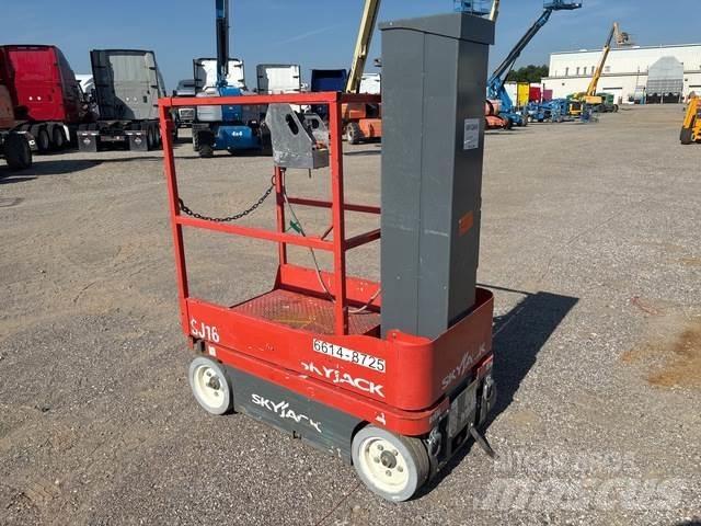 SkyJack SJ16 Vertical mast lifts