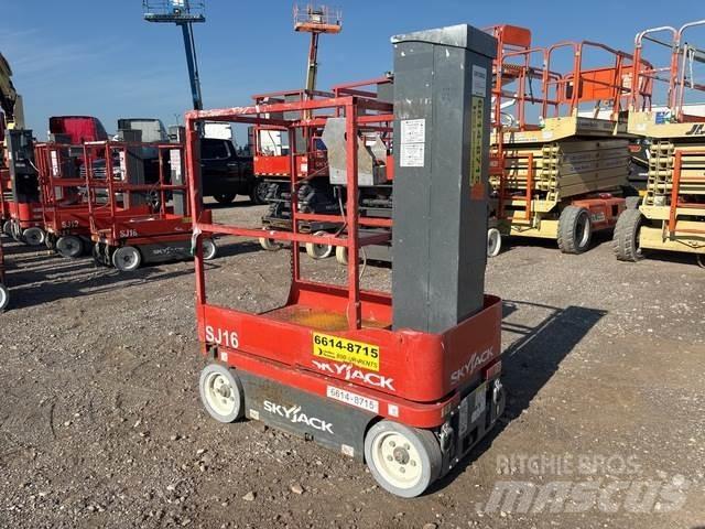 SkyJack SJ16 Vertical mast lifts