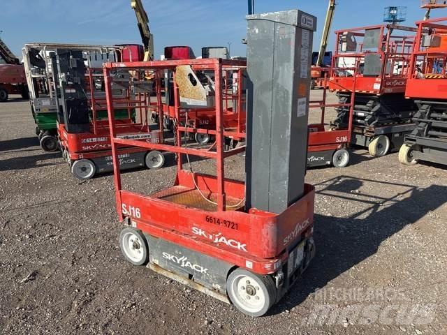 SkyJack SJ16 Vertical mast lifts