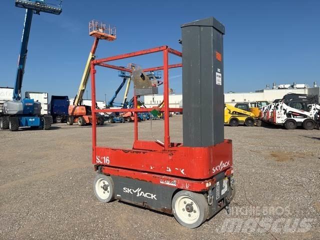 SkyJack SJ16 Vertical mast lifts