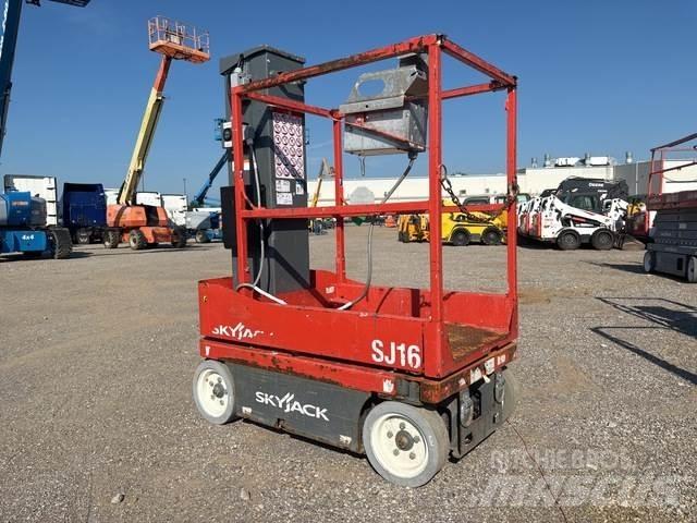 SkyJack SJ16 Vertical mast lifts