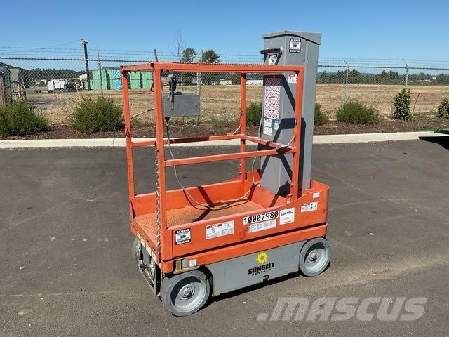 SkyJack SJ16 Vertical mast lifts