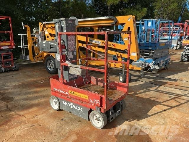 SkyJack SJ16 Vertical mast lifts