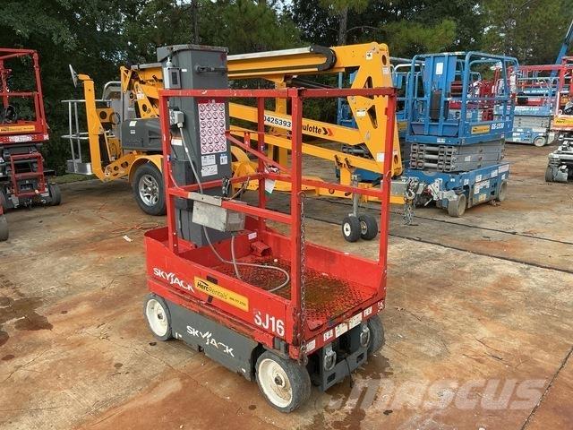 SkyJack SJ16 Vertical mast lifts