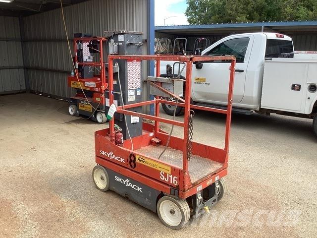 SkyJack SJ16 Vertical mast lifts