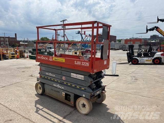 SkyJack SJ3226 Scissor lifts