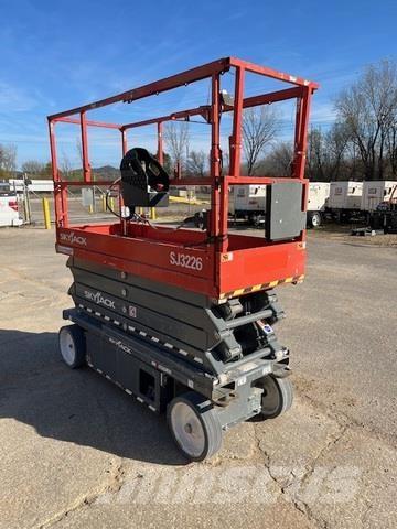 SkyJack SJ3226 Scissor lifts