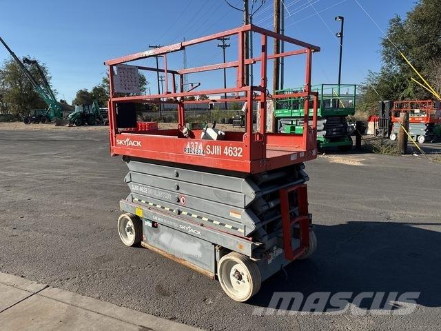 SkyJack SJ4632 Scissor lifts