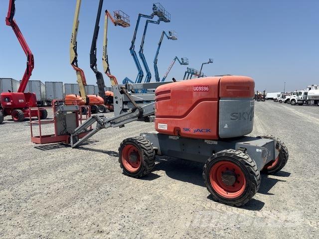 SkyJack SJ46AJ Articulated boom lifts