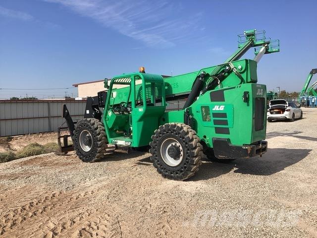 SkyTrak 10042 Telescopic handlers