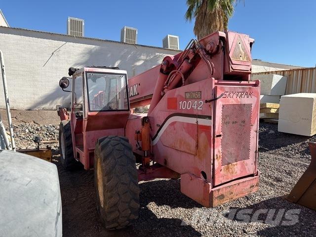 SkyTrak 10042 Telescopic handlers