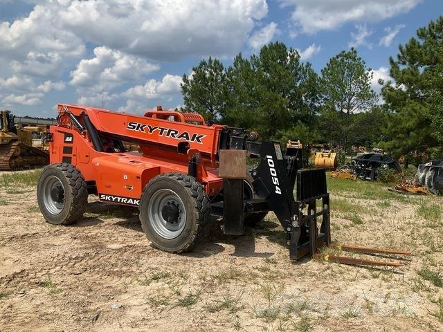 SkyTrak 10054 Telescopic handlers