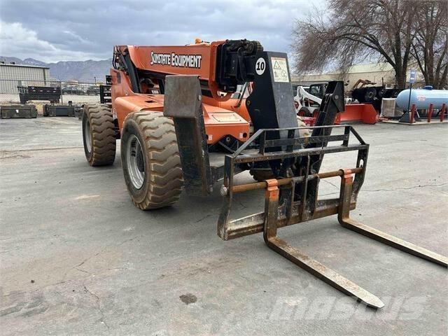 SkyTrak 10054 Telescopic handlers