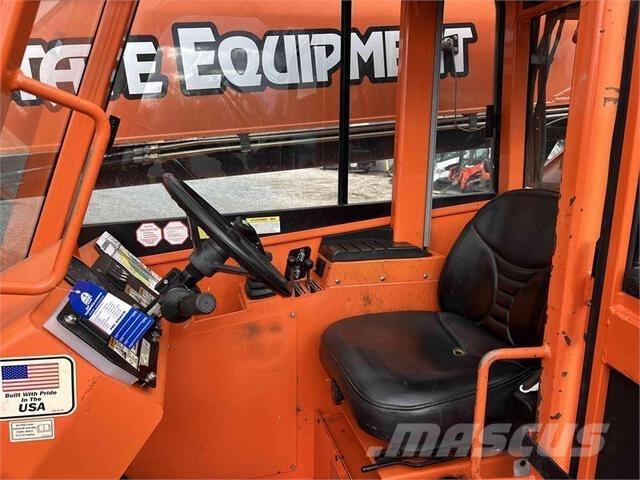 SkyTrak 10054 Telescopic handlers