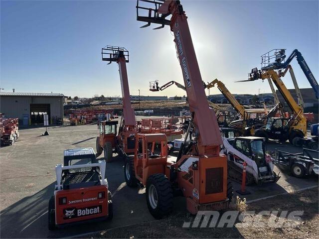 SkyTrak 10054 Telescopic handlers