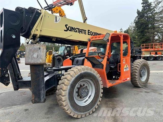 SkyTrak 10054 Telescopic handlers