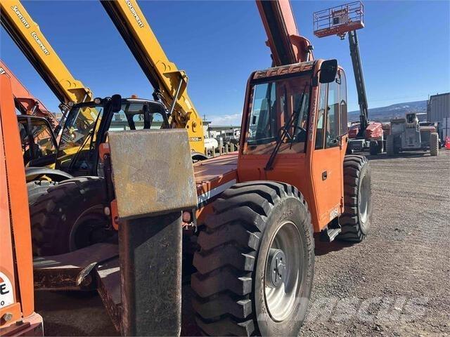 SkyTrak 10054 Telescopic handlers