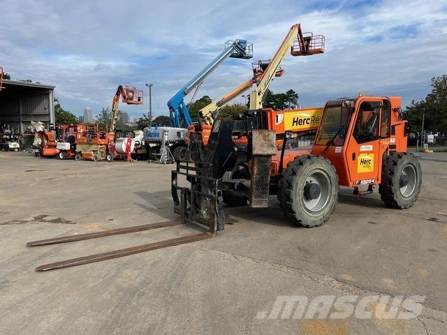 SkyTrak 10054 Telescopic handlers