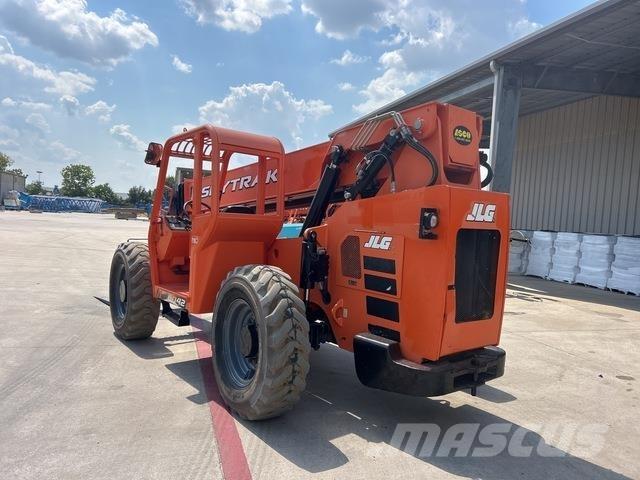 SkyTrak 6042 Telescopic handlers
