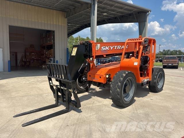 SkyTrak 6042 Telescopic handlers