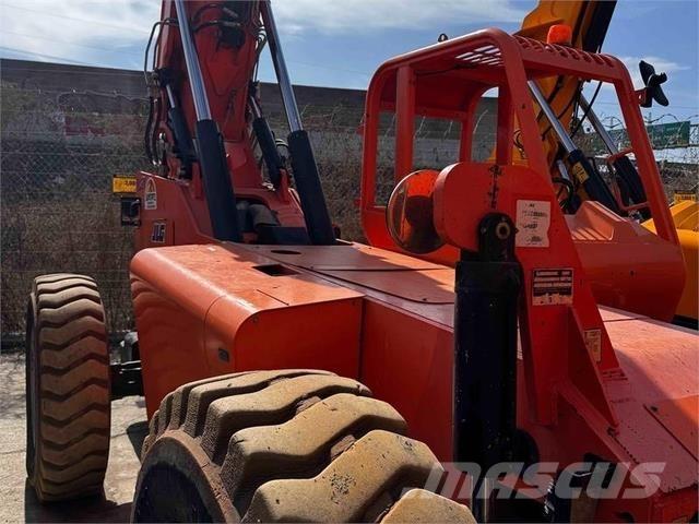 SkyTrak 6042 Telescopic handlers