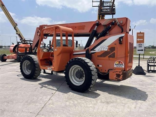 SkyTrak 8042 Telescopic handlers