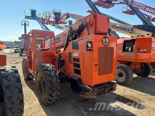 SkyTrak 8042 Telescopic handlers