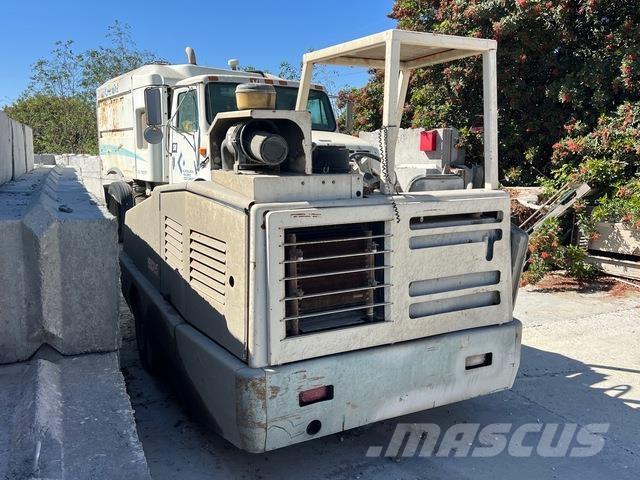 Tennant 800 Indoor sweepers