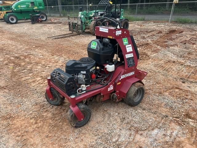 Toro 29521 Aerators and dethatchers