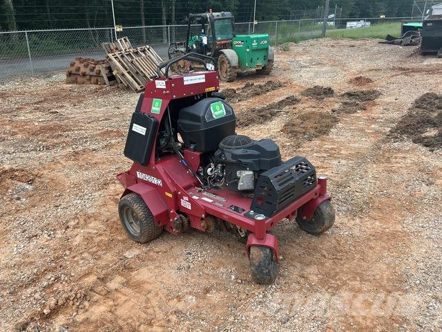 Toro 29521 Aerators and dethatchers