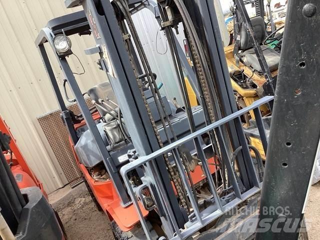 Toyota 7FGU30 Construction - Others