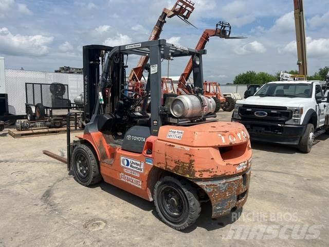 Toyota 7FGU35 Construction - Others