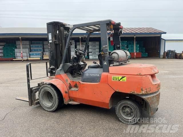 Toyota 7FGU45 Construction - Others