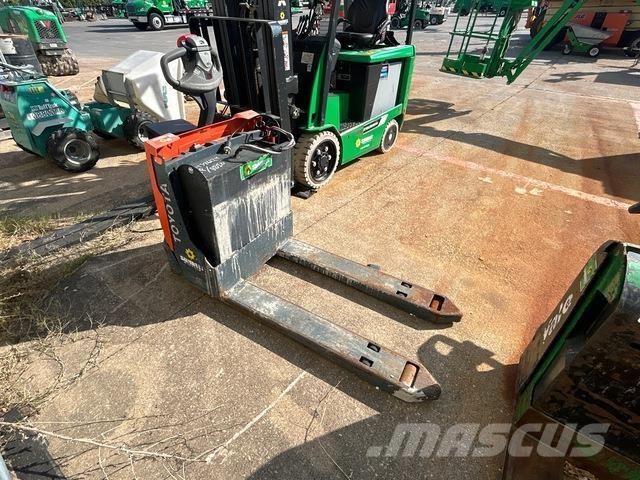 Toyota 8HBW23 Hand pallet truck