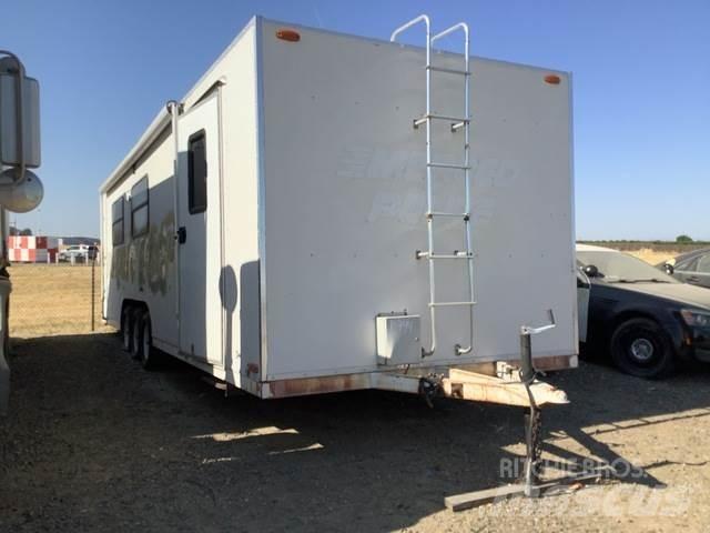  TPD CV828TR Box body trailers